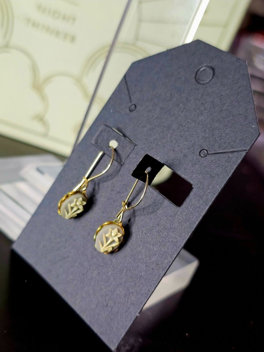 Vintage Lily of the Valley Cameo Earrings - Picture 3 of 3